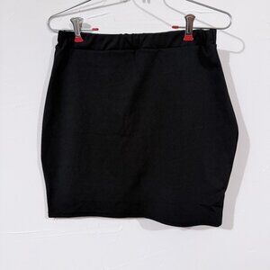 Boohoo Black Bodycon Mini Skirt – Size 8, classic fit, bodycon, casual, fall